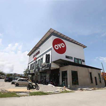 Super Oyo 89678 Ady Hotel Kuala Terengganu Exterior foto