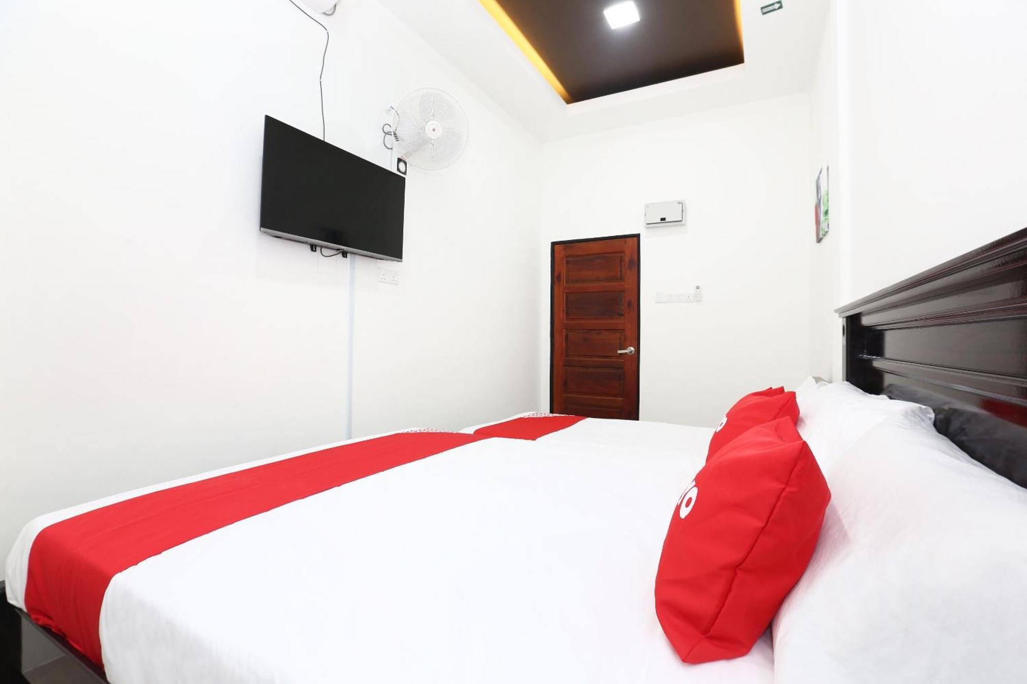 Super Oyo 89678 Ady Hotel Kuala Terengganu Exterior foto