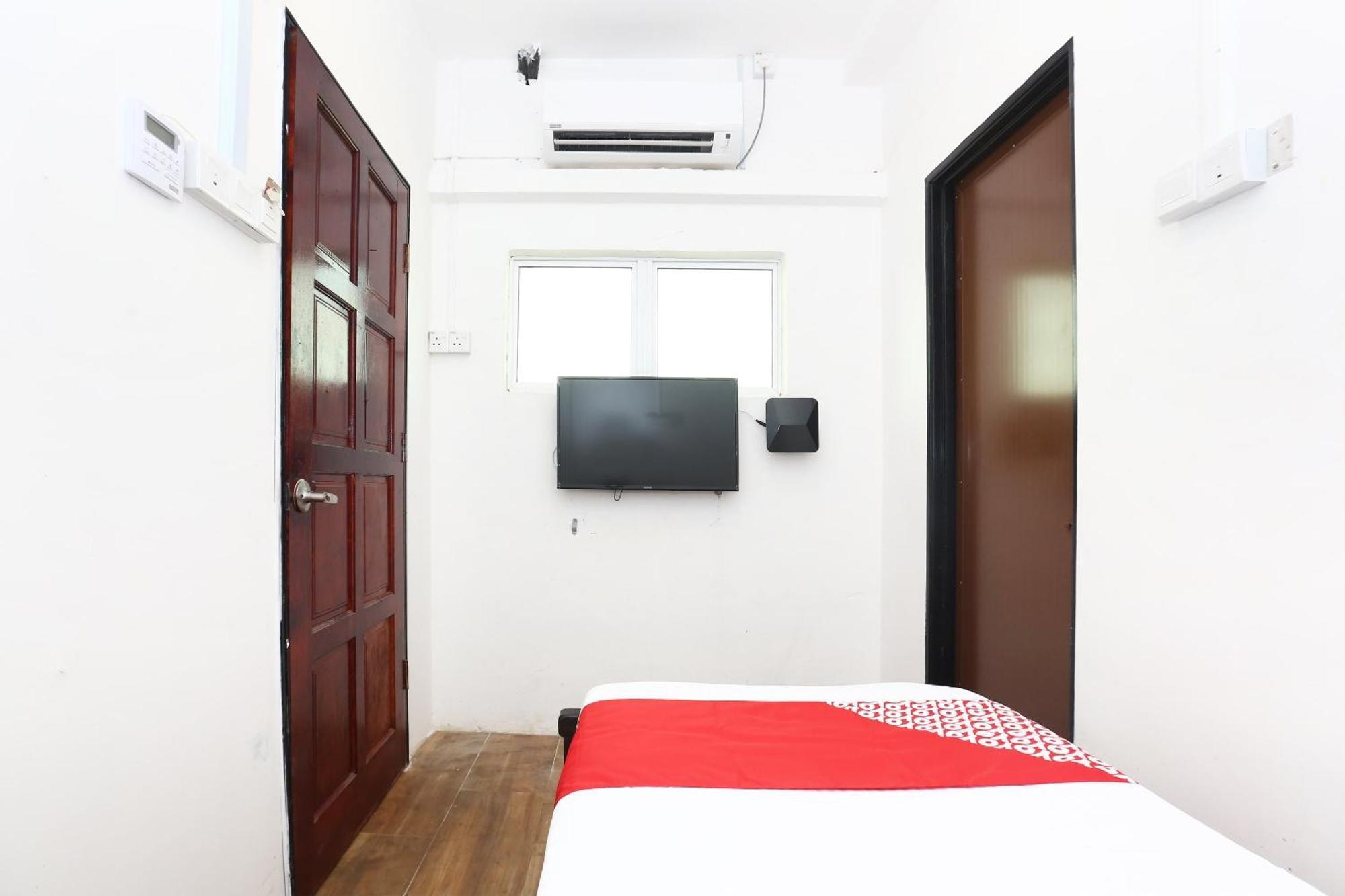 Super Oyo 89678 Ady Hotel Kuala Terengganu Exterior foto